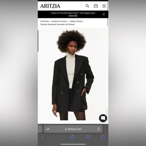 Aritzia allegro Blazer
Double-breasted relaxed twill blazer